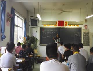 说明: C:\Users\User\Desktop\电子工程学院在天津劳动保护学校积极开展教育实习\1.jpg